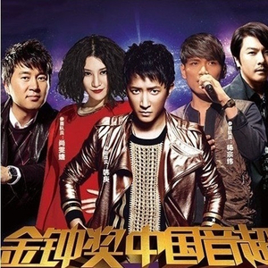 美女走光露出乳头被挤奶网站
