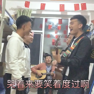 美女走光露出乳头被挤奶网站
